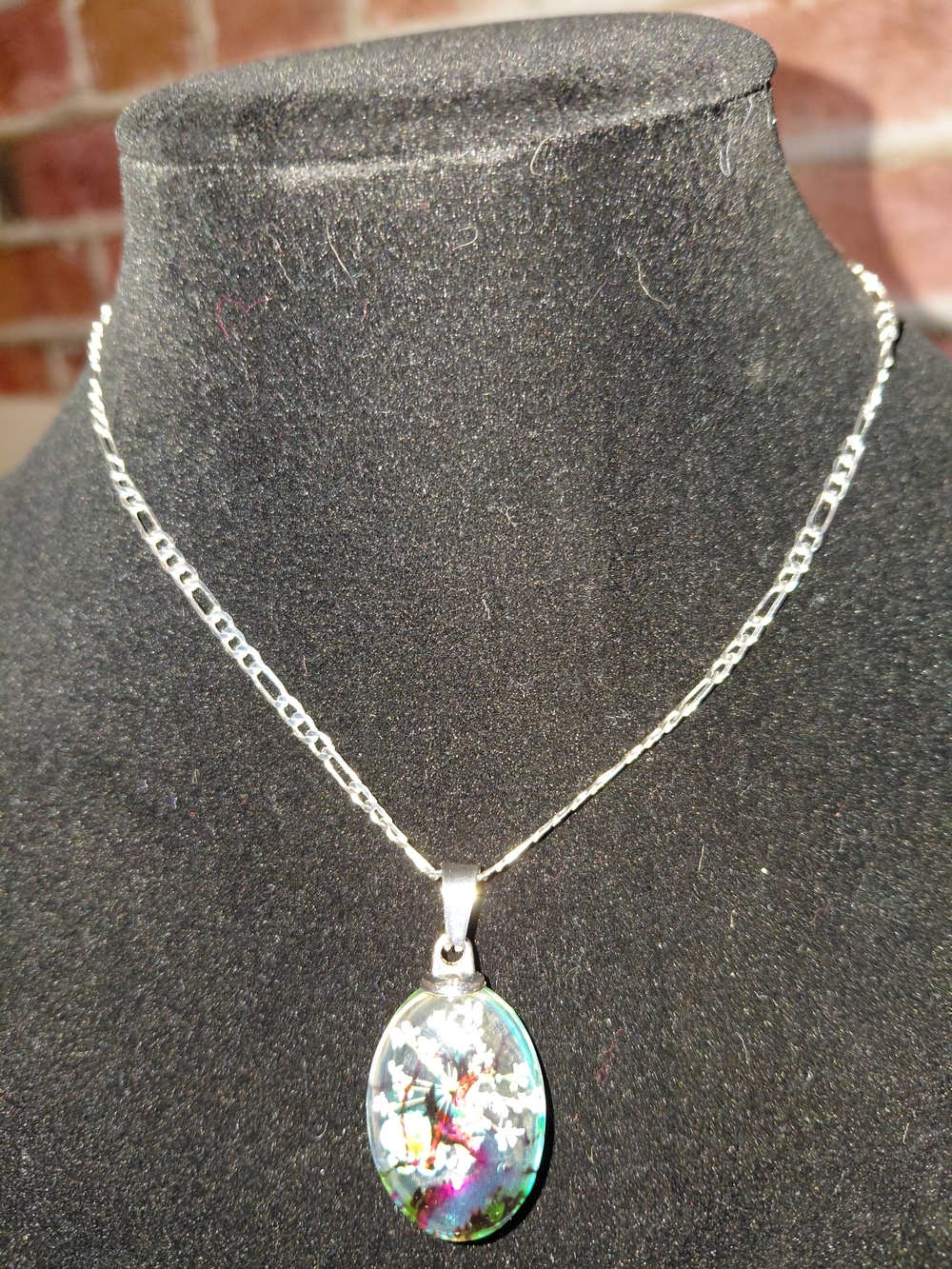 Resin Pendant Necklace - Picture 6 of 6